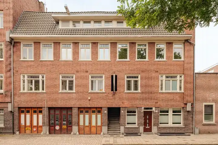 Appartement te koop: Arubastraat 5-2, Paramariboplein e.o. Amsterdam