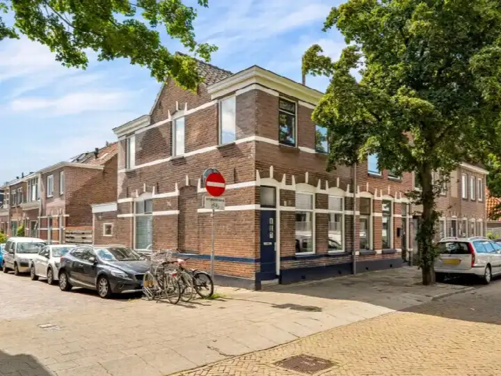Corner house for sale: Assendorperdijk 22, Oud-Assendorp Zwolle