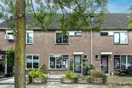 Tussenwoning te koop: Assinkbos 15, Hoofddorp Overbos Noord Hoofddorp