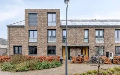 Terraced house for sale: Assumburg 35, Hoofddorp Toolenburg West Hoofddorp