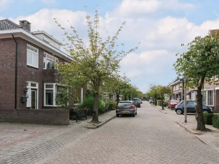 Twee-onder-één-kap te koop: Asterstraat 2, Arendsboer en omgeving Noord Almelo
