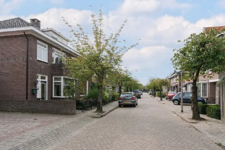 Twee-onder-één-kap te koop: Asterstraat 2, Arendsboer en omgeving Noord Almelo