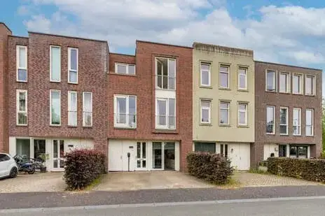Tussenwoning te koop: Athenelaan 173, Nieuw-Vennep Welgelegen Noord Nieuw-Vennep