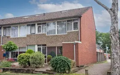Hoekwoning te koop: August Vördingstraat 164, Tijertshoek Hengelo