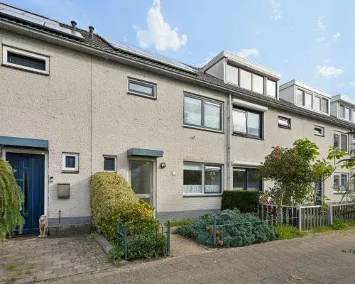 Tussenwoning te koop: Augustinuserf 17, Erasmusstraat e.o. Amersfoort