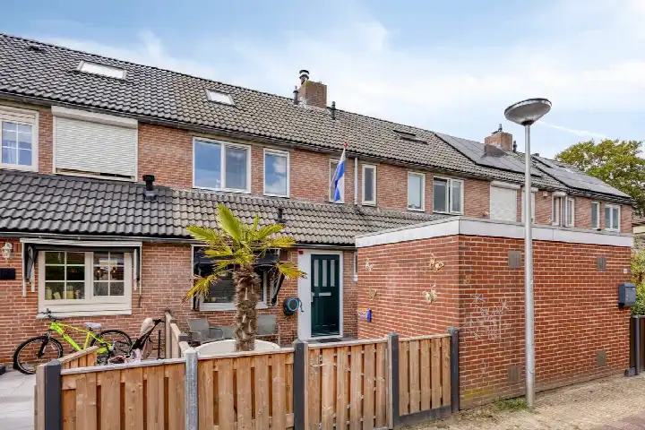 Terraced house for sale: Avocadogaard 8, Gaarden Spijkenisse
