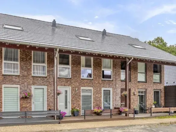 Tussenwoning te koop: Avondroodvlinder 116, Eilermarke Enschede