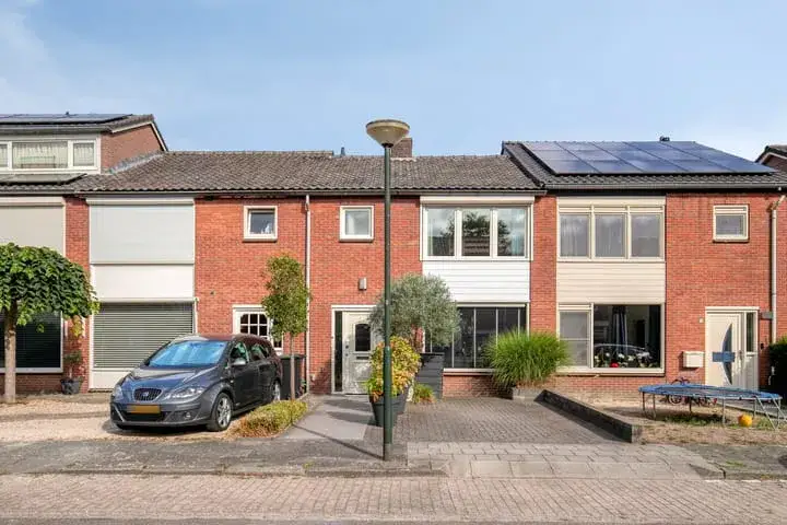 Terraced house for sale: Azaleastraat 30, Theereheide Sint-Michielsgestel
