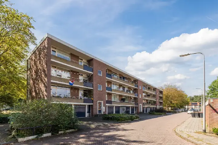 Appartement te koop: Azuurweg 350, Kleurenbuurt Noord Tilburg