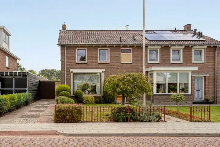 Twee-onder-één-kap te koop: Baan 54, Centrum IJsselmuiden Ijsselmuiden
