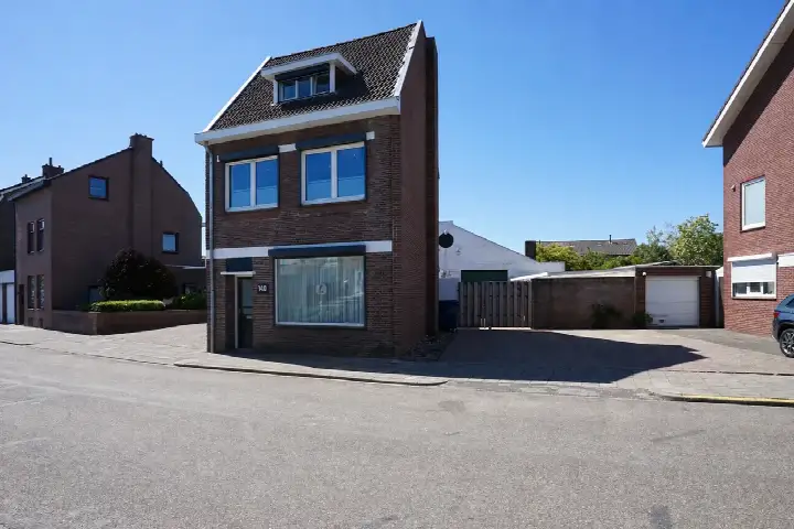 Vrijstaande woning te koop: Baanstraat 140, Schaesberg Centrum Landgraaf