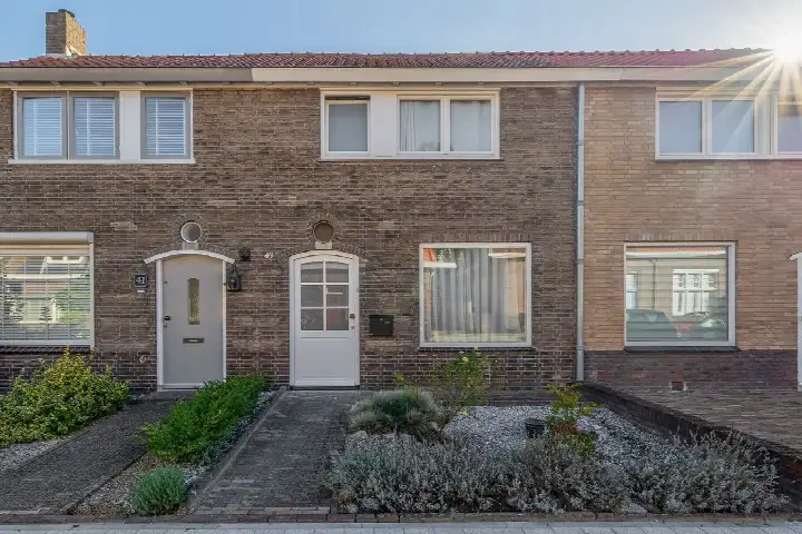 Terraced house for sale: Baardwijksestraat 43, Baardwijk Waalwijk