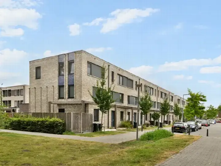 Terraced house for sale: Baarsweg 227, Hoogvliet Zuid Hoogvliet Rotterdam