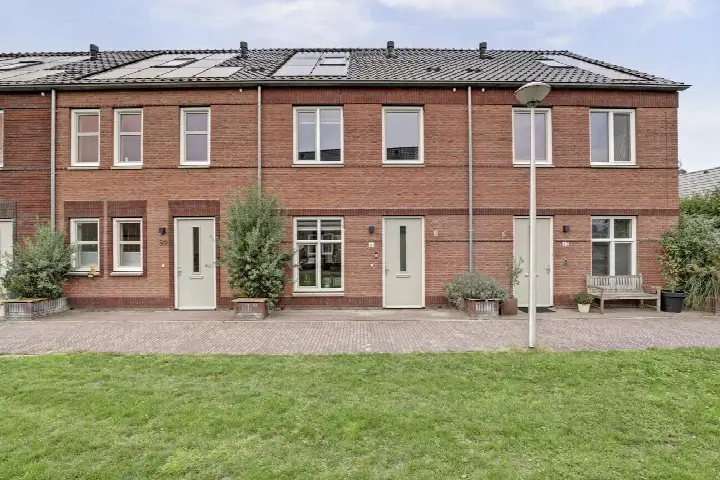 Terraced house for sale: Baas en Domburgstraat 61, Molenzicht Bodegraven