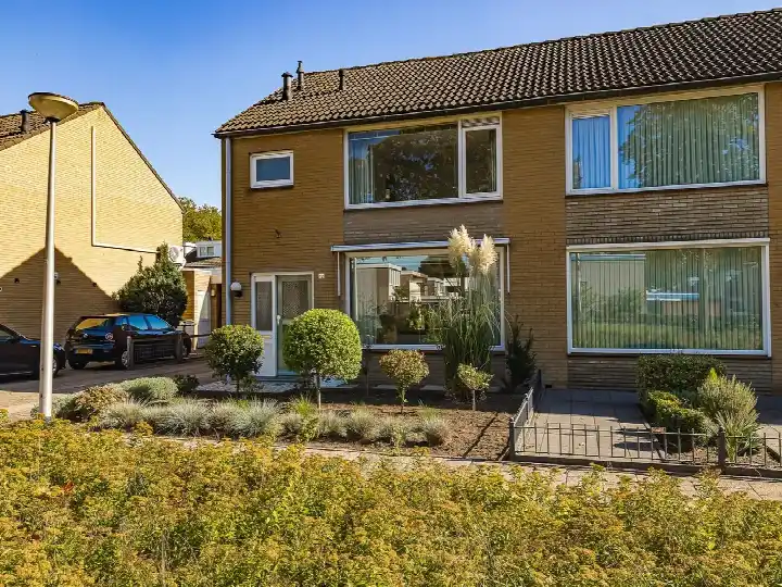 Hoekwoning te koop: Bachlaan 12, Lijnse Hoek Oost Tilburg