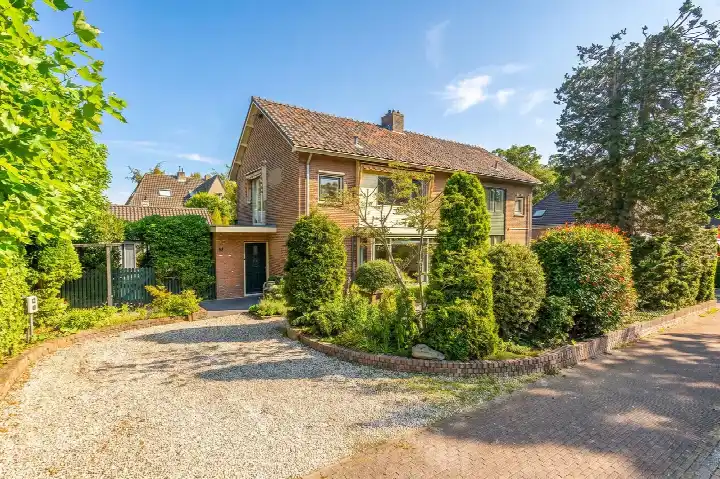 Hoekwoning te koop: Bachlaan 8, Sijsjesberg Huizen