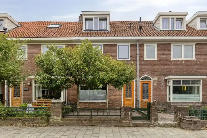 Tussenwoning te koop: Bachstraat 24, Altrade Nijmegen