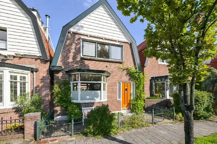 Semi-detached for sale: Badhuislaan 18, Noorderhoofdbuurt Krommenie