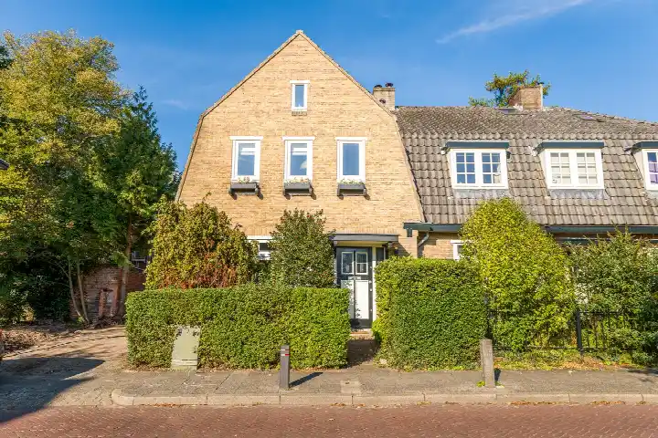 Detached house for sale: Badhuislaan 8, Boomberg Hilversum