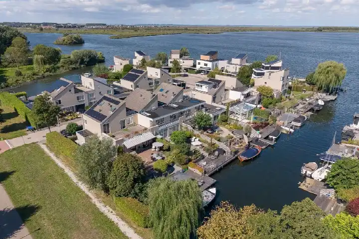 Hoekwoning te koop: Bakboord 2, Noorderplassen Oost Almere