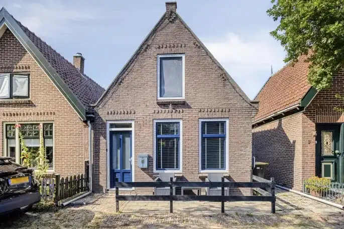 Hoekwoning te koop: Bakkerstraat 6, Den Oever (woonkern) Den Oever