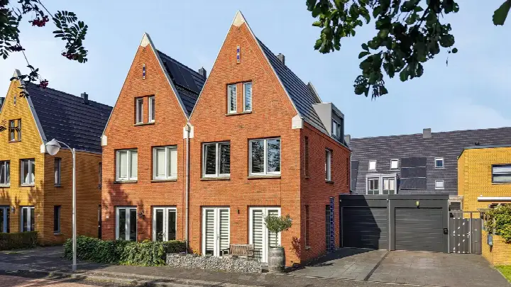 Semi-detached for sale: Balatonmeer 47, De Bron-Noord Amersfoort