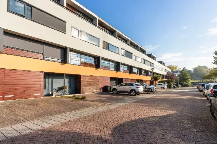 Tussenwoning te koop: Balsa 198, Azobe en omgeving Dordrecht