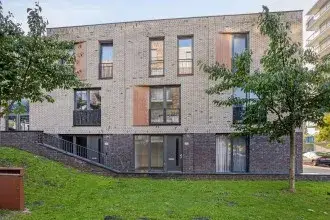 Tussenwoning te koop: Banneplein 150, Banne-Zuidoost Amsterdam