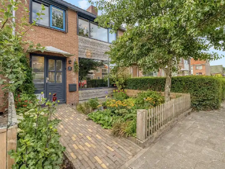 Tussenwoning te koop: Barkstraat 15, Schepenbuurt Den Helder