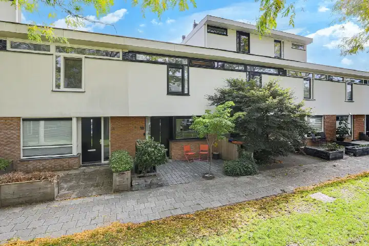 Terraced house for sale: Barnsteenslak 10, Waterkwartier Amersfoort
