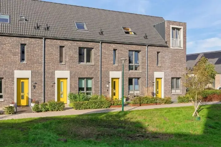 Tussenwoning te koop: Baronesstraat 13, Binnenstad-Grave Grave