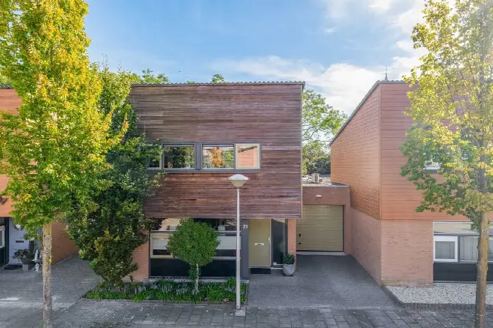 Tussenwoning te koop: Bartholomeus Diazlaan 21, Oude Toren Eindhoven