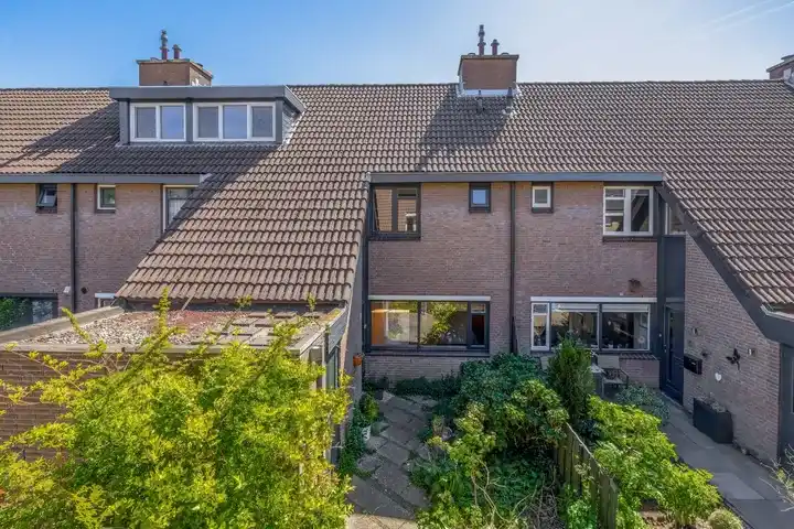 Terraced house for sale: Bastaardklaver 8, Ommoord Rotterdam