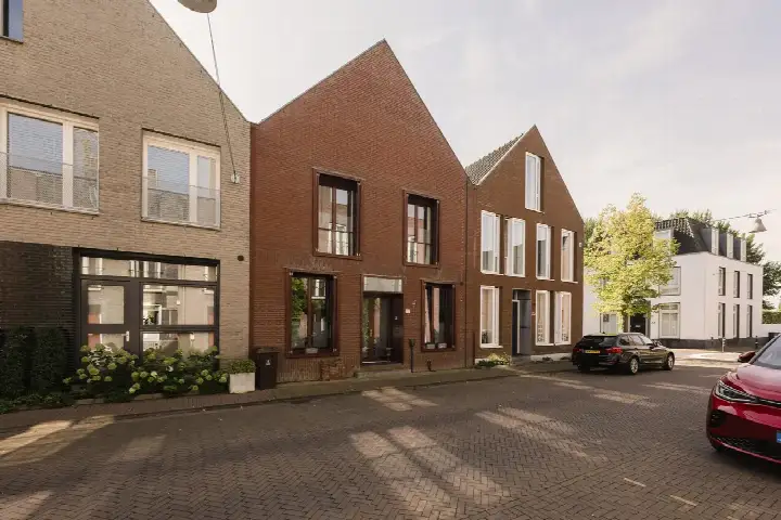 Tussenwoning te koop: Bastertlaan 23, Cronenburgh Loenen Aan De Vecht