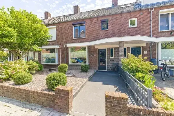 Terraced house for sale: Bastionstraat 26, Brabantpark Breda