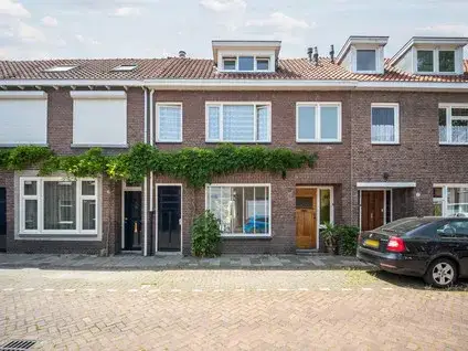 Tussenwoning te koop: Bataviastraat 19, Loven Oost Tilburg