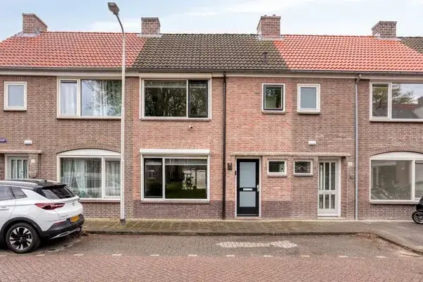Terraced house for sale: Beatrixhof 22, Nassaubuurt Tilburg