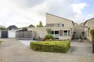 Corner house for sale: Beatrixlaan 22, Maasbracht Maasbracht