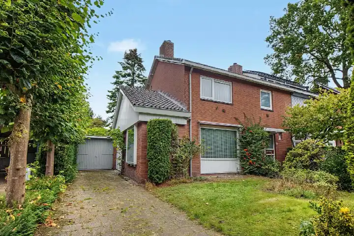 Twee-onder-één-kap te koop: Beatrixlaan 36, Beatrixpark Ede