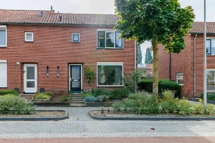 Semi-detached for sale: Beatrixstraat 27, De Welle Rijssen