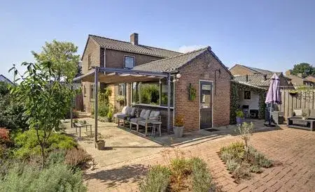 Twee-onder-één-kap te koop: Beatrixstraat 30, Hellouw Hellouw