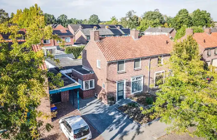 Twee-onder-één-kap te koop: Beatrixstraat 34, Noord-West Groenlo