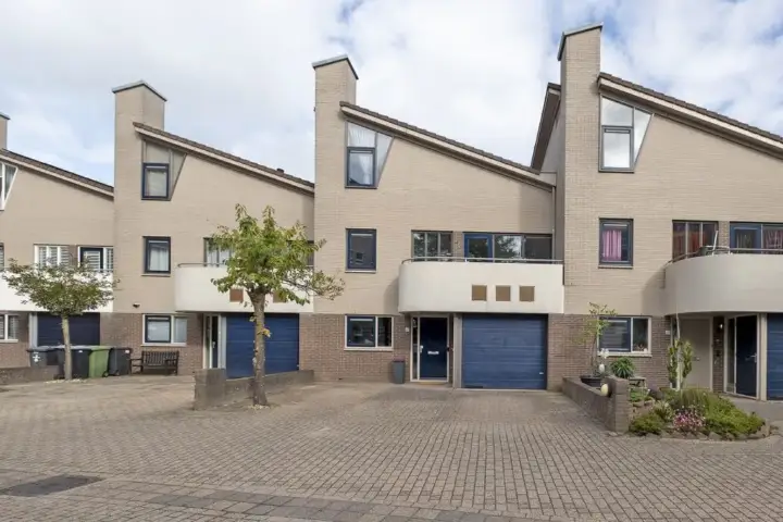 Terraced house for sale: Beatrixstraat 43, Emmen-Centrum Emmen