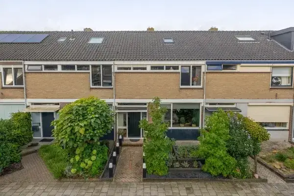 Tussenwoning te koop: Beatrixstraat 6, Nieuw-Beijerland Woonkern Nieuw-Beijerland