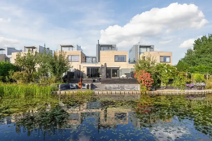 Tussenwoning te koop: Bebopdreef 8, Muziekland II Harderwijk