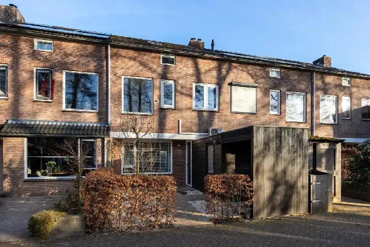 Tussenwoning te koop: Beekforel 33, Langenbeek Leusden