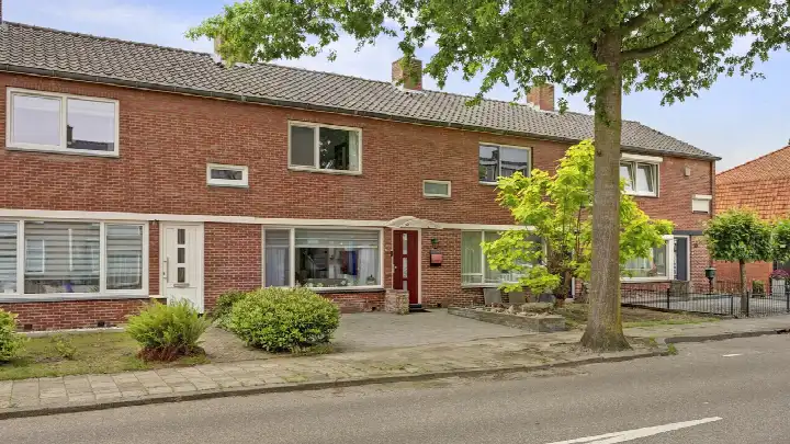 Terraced house for sale: Beeklustlaan 6, Ossenkoppelerhoek West Almelo
