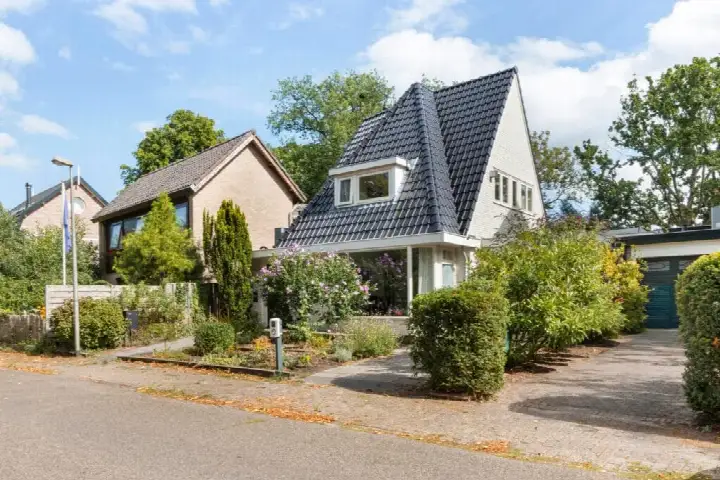 Hoekwoning te koop: Beerensteinerlaan 63, Kom van Bieghel Bussum