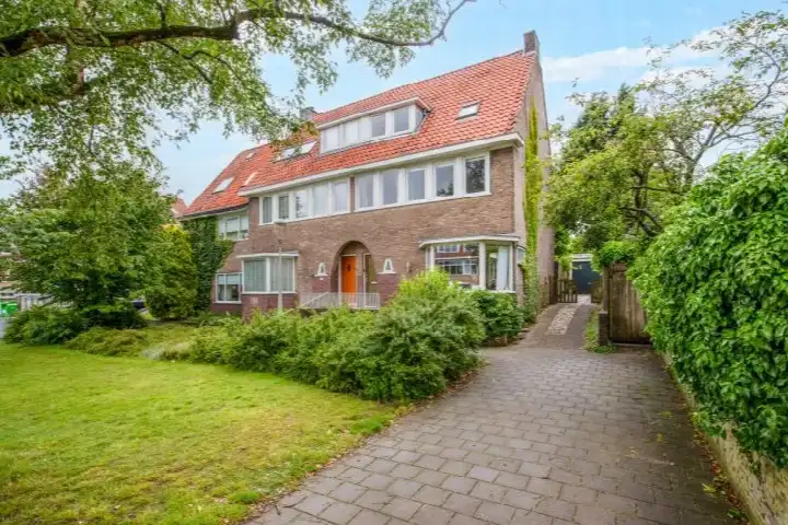 Corner house for sale: Beethovenlaan 75, Alteveer/Cranevelt Arnhem