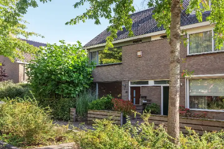 Corner house for sale: Beethovenlaan 88, Hornmeer Aalsmeer